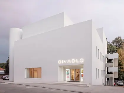 Divadlo Poprad exterier