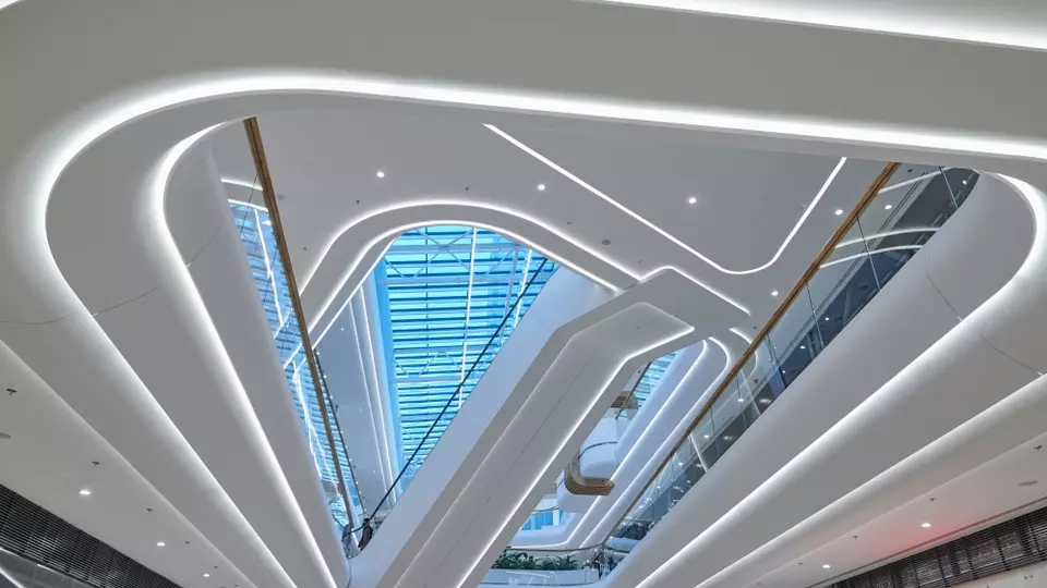 Nivy Mall centralny void