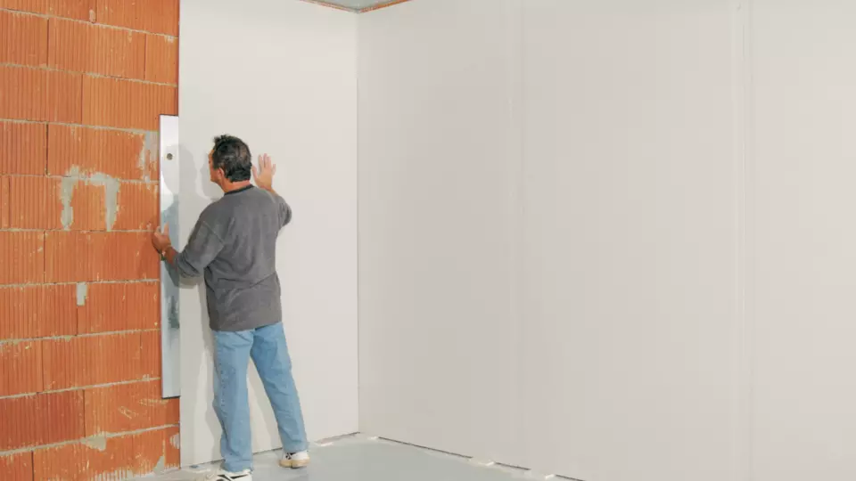 Lepenie obkladu stien priamo na podklad Lepenie obkladu stien priamo na podklad